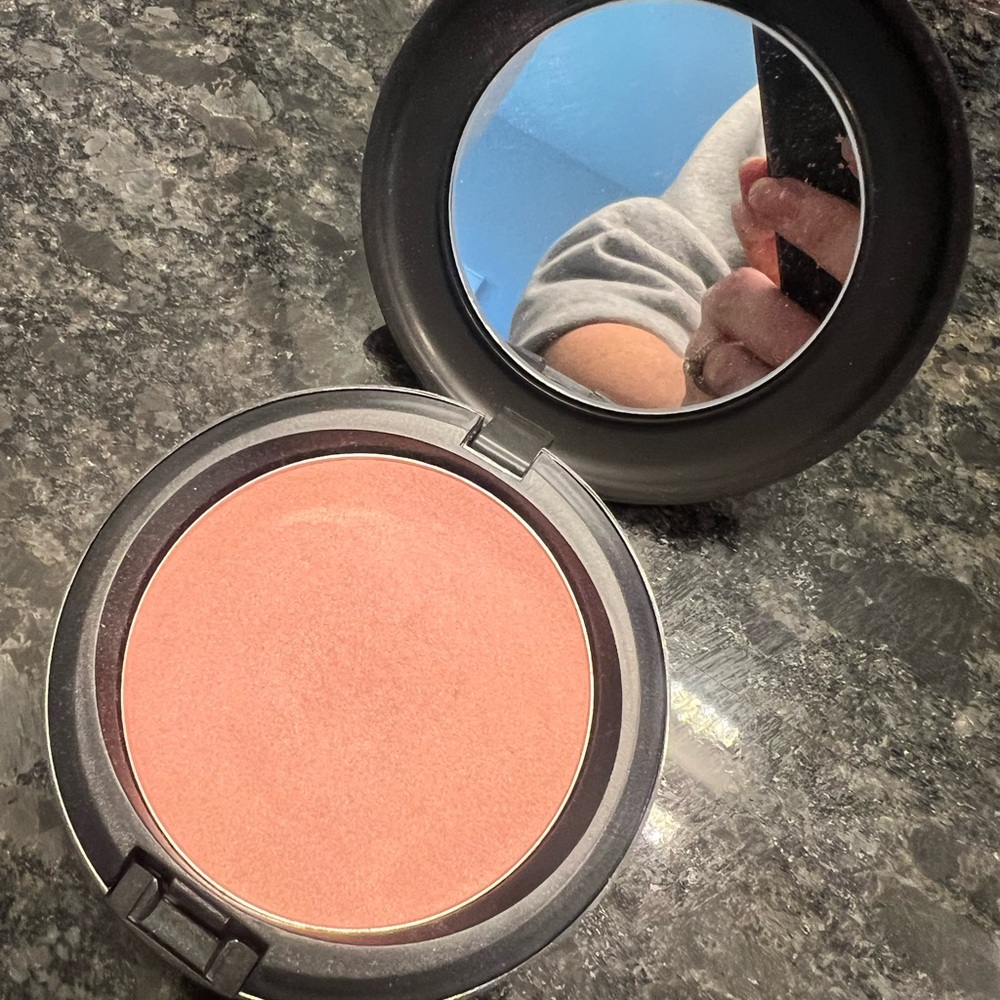 MAC Cosmetics Shell Pearl Beauty Powder